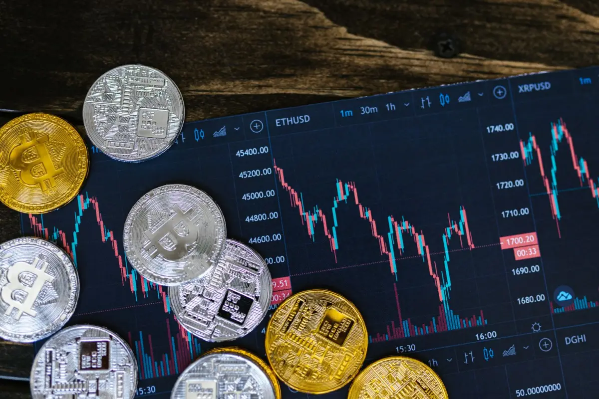 Alat blockchain analytics sering mengandalkan analisis nilai transaksi untuk mengidentifikasi pola kejahatan (misalnya, perpindahan dana dalam jumlah besar secara tiba-tiba). CT membuat analisis nilai ini tidak mungkin dilakukan.