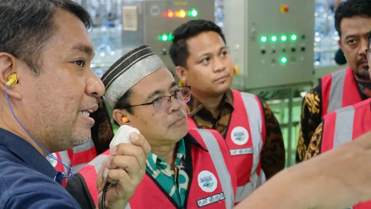 Kunjungi Pabrik di Sukabumi, Pengelola Masjid Istiqlal Puji Mutu-Transparansi dan Kehalalan Aqua