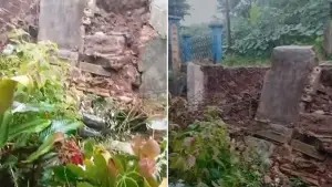 TPT ambruk ancam rumah warga di Cibadak, Sukabumi. Kamis (20/11/2025). (Sumber: Istimewa)