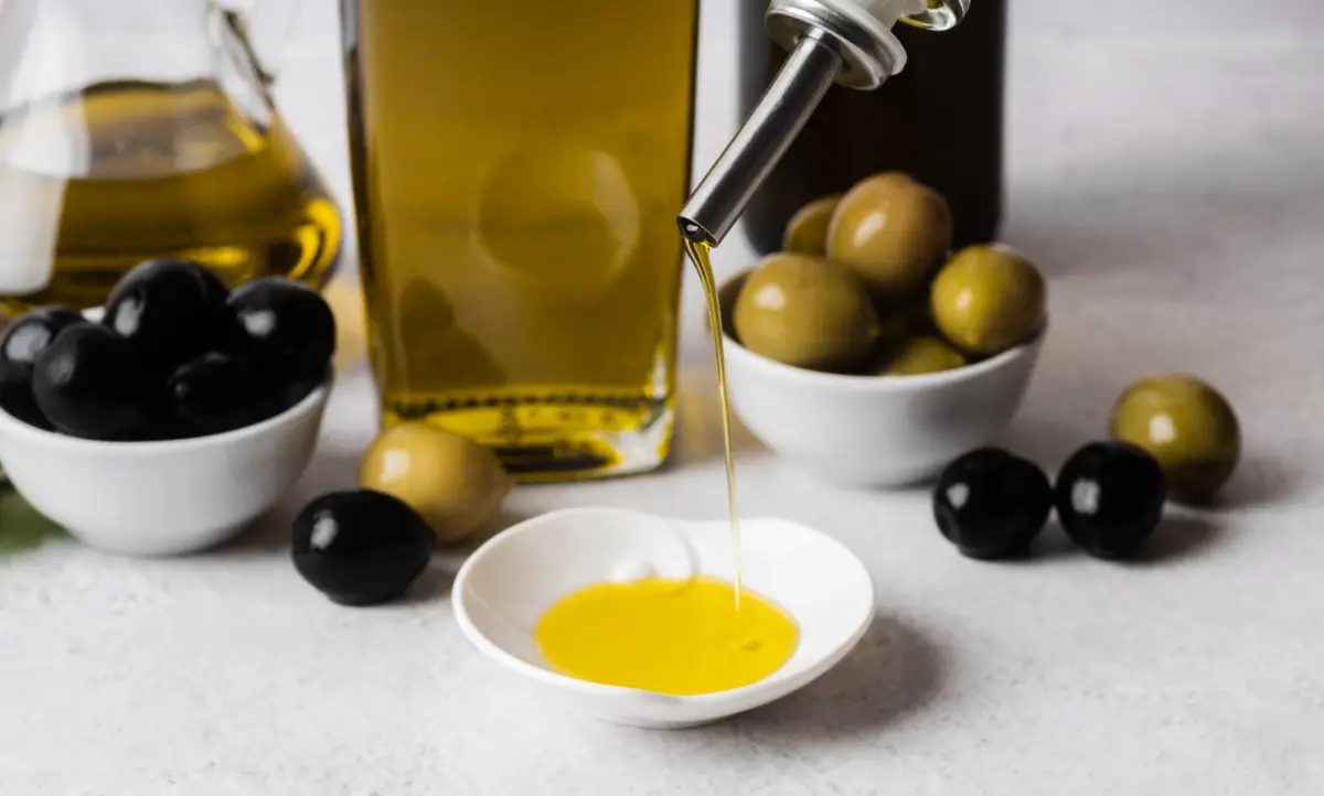 Rahasia Kulit Glowing: Manfaat Minyak Zaitun untuk Wajah dan Rambut