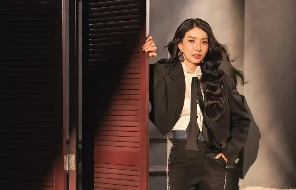 Sarwendah Bantah Halangi Ruben Onsu Ketemu Anak: Tinggal WhatsApp Aku (Sumber : Instagram/@riomotret)