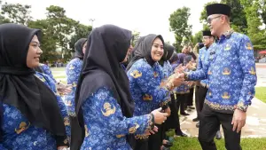 Wali Kota Sukabumi lantik  1.827 ASN PPPK Paruh Waktu (Sumber: dokpim kota sukabumi)