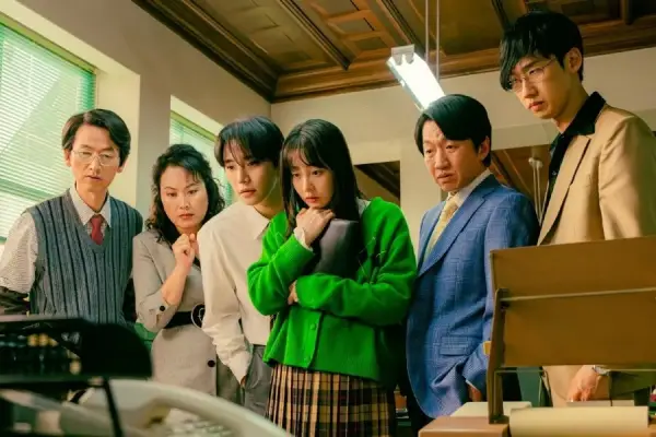 Cuplikan K-Drama Typhoon Family, ini deretan drama tentang perjuangan mimpi dan karier (Sumber : Soompi)