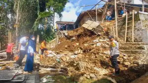 Peristiwa longsor yang terjadi di Kabupaten Sukabumi. (Sumber Foto: Istimewa)