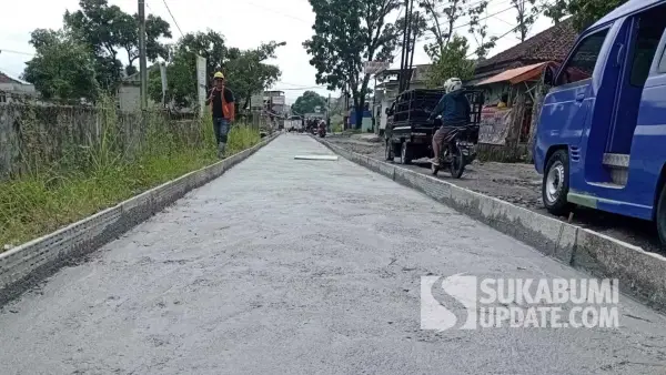 Progres pembangunan infrastruktur jalan di Kecamatan Cidahu Kabupaten Sukabumi yang digenjot Dinas PU di akhir tahun 2025. (Sumber Foto: Istimewa)