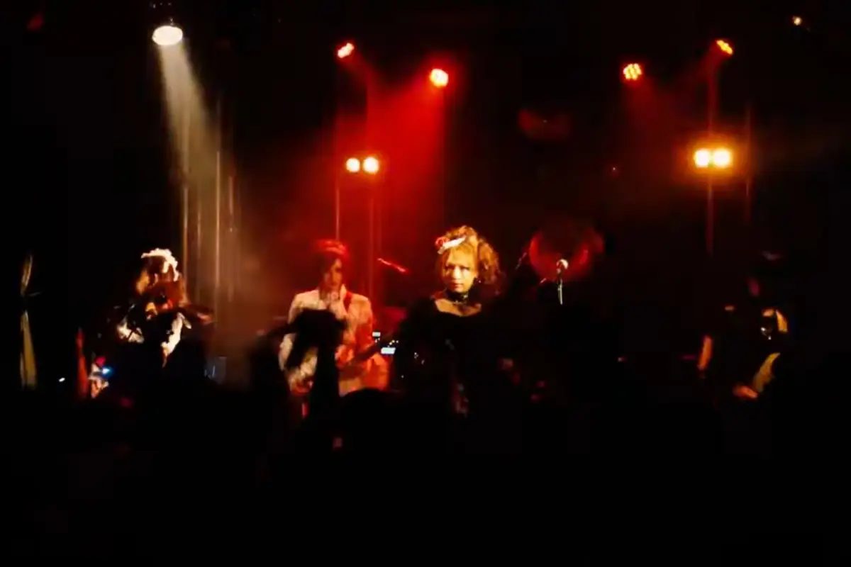 Ilusi visual Band yang mahal, membuktikan bahwa 