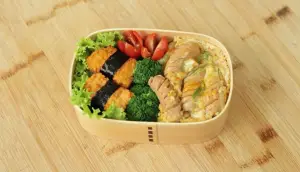 Resep Nasi Sosis Telur Jepang “Oyakodon” dan Nugget “Nigiri”, Ide Bekal Anak-Anak (Sumber : Youtube | Devina Hermawan)