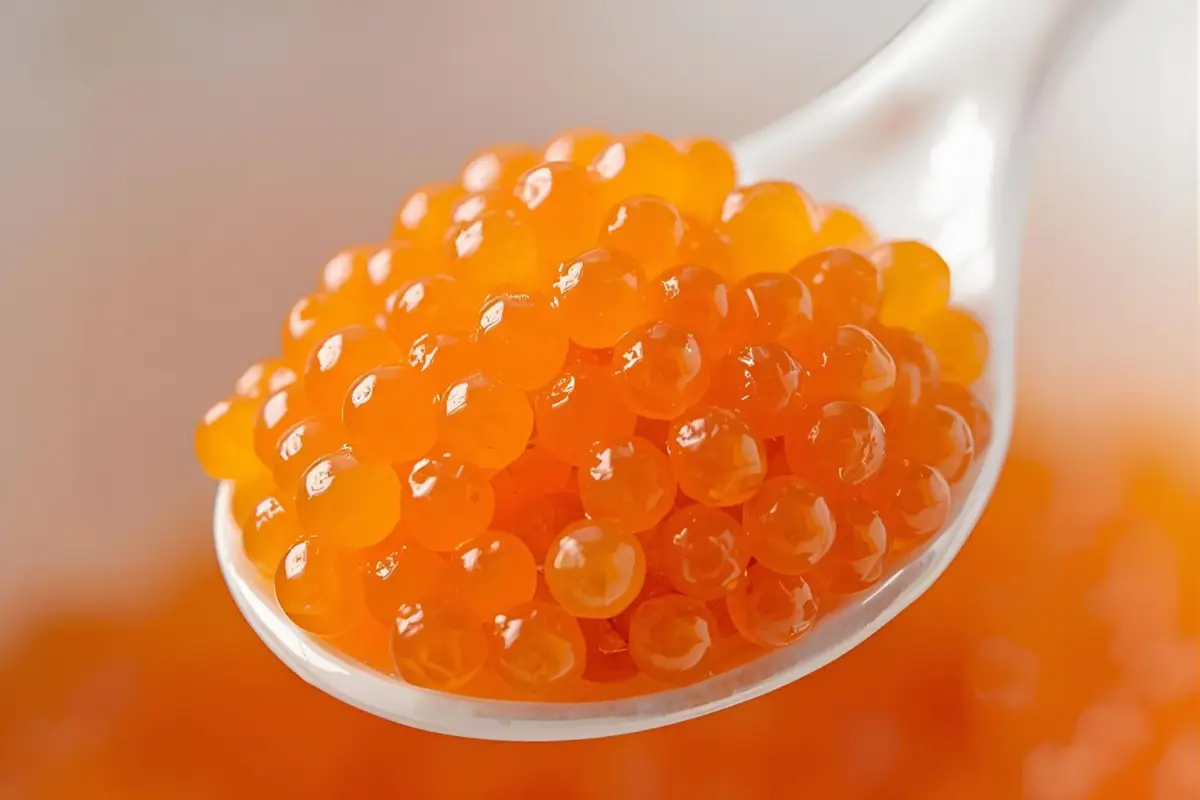 Jenis kaviar (telur ikan sturgeon) yang sangat langka, berasal dari ikan sturgeon albino Iran. Kaviar ini dikemas dalam kaleng emas 24 karat dan harganya bisa mencapai puluhan ribu dolar.