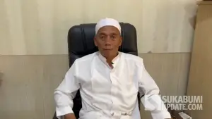 Sekretaris Umum MUI KAbupaten Sukabumi, Ujang Hamdung saat diwawancarai. Selasa (25/11/2025). (Sumber: SU/Turangga Anom)