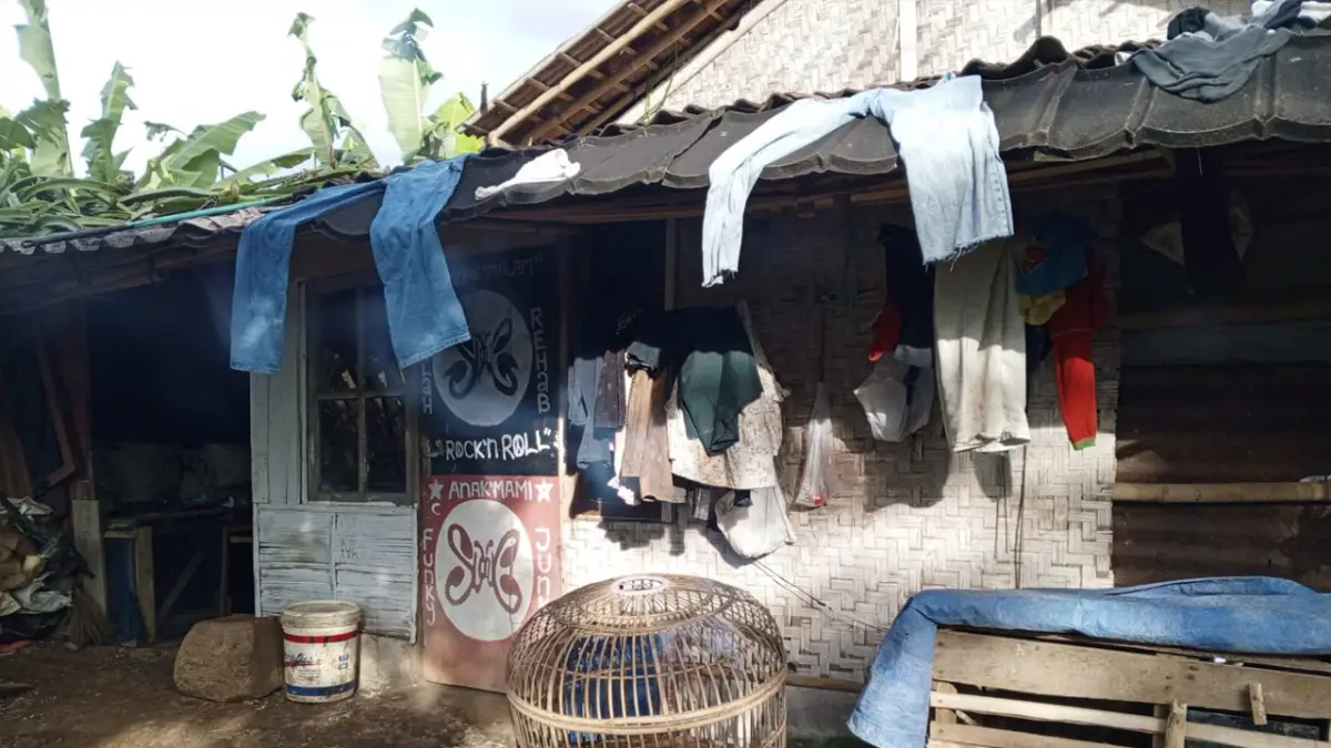 Bertahun-tahun Tak Dapat Bantuan, Rutilahu Warga Nagrak Sukabumi Nyaris Roboh