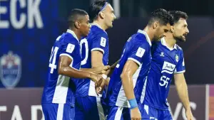 Pemain Persib melakukan selebrasi setelah Frans Putros mencetak gol ke gawang Ivan Susak. (Sumber: Instagram/@persib)