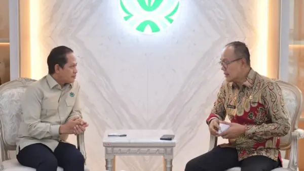 Wali Kota Sukabumi Ayep Zaki melakukan pertemuan dengan Menteri Lingkungan Hidup, Hanif Faisol Nurofiq, Kamis (27/11/2025) di Kantor Kementerian Lingkungan Hidup, Jakarta. (Sumber: dokpim kota sukabumi)