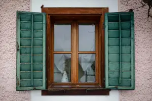 Layar login Windows 11 adalah portal menuju masa depan komputasi Anda, dan tombol Start yang ada di tengah itu adalah penanda bahwa era ketidakpastian sudah berakhir. Tinggalkan masa lalu yang rentan meloncatlah ke 2026 (Canva)