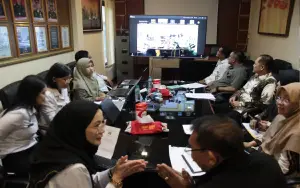 Rapat Harmonisasi tiga Raperbup Sukabumi di Kantor Wilayah Kementerian Hukum (Kemenkum) Jawa Barat, Kamis (27/11/2025) | Foto : Dok. kemenkum Jabar