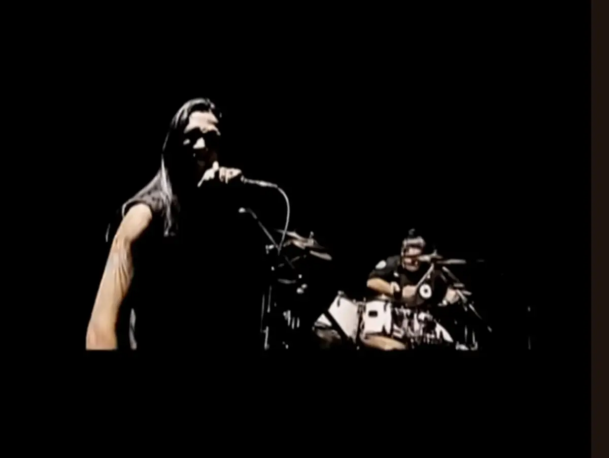 Kolaborasi Koil dengan musisi mainstream seperti Ahmad Dhani (melalui proyeknya The Rock) dalam lagu 