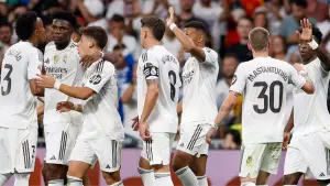 Para pemain Real Madrid tengah melakukan selebrasi setelah berhasil mengalahkan Valencia 4-0 (Sumber: web/realmadrid.com)