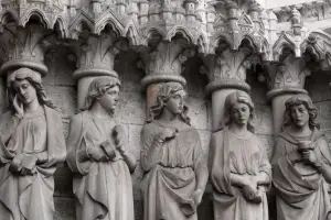 Asal-Usul Kalender Masehi, Museum Berjalan Mitologi Kuno Romawi (Foto Gregorian: Canva)