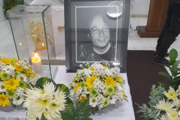 Ecky Lamoh, musisi rock mantan vokalis band Edane dan Elpamas, telah meninggal dunia pada 30 November 2025 dini hari di Yogyakarta, pada usia 64 tahun. (Credit Foto: Diddi Agepe) (Sumber : Istimewa)