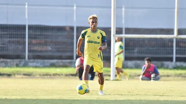 Arif Setiawan, kapten Persikabumi yang dijuluki Cobra Jenderal Lini Tengah.
