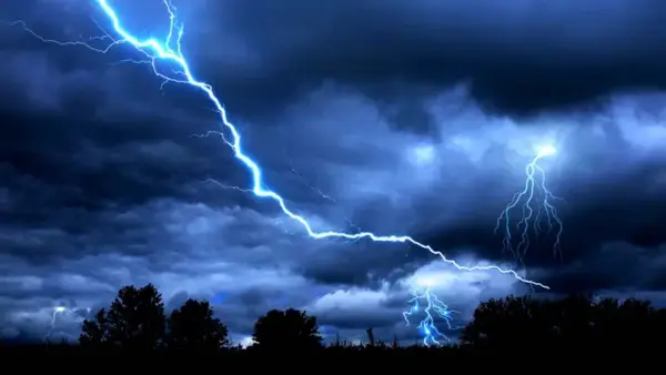 Ilustrasi cuaca ekstrem (Sumber: Freepik)