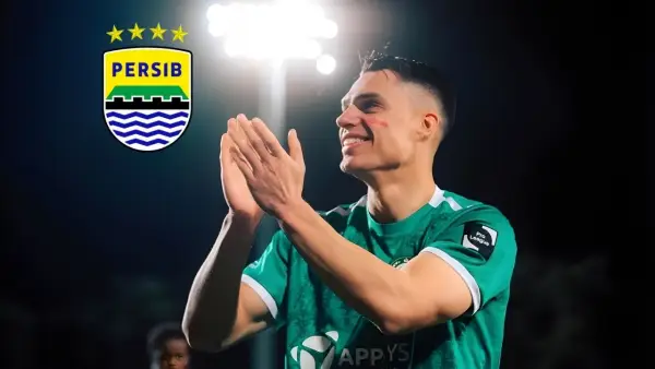 Joey Pelupessy memberikan gestur terima kasih pada seluruh pendkung Lomel SK yang telah memberikan dukungan bagi tim. (Sumber: Instagram/@joeypelupessy)