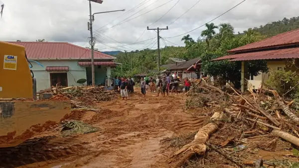 Salah satu lokasi terdampak banjir di Tapanuli Tengah, Sumatera Utara | Foto : akun X @nomarknolifee