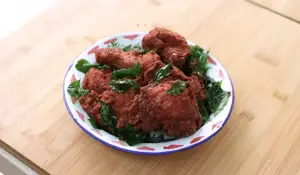 Resep Ayam Goreng Rempah ala Chef Devina Hermawan, Gurih Harum dan Mudah Dibuat (Sumber : Youtube | Devina Hermawan)