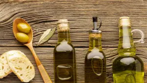 Ilustrasi, berbagai jenis minyak yang aman digunakan untuk konsumsi harian (Sumber : Freepik)