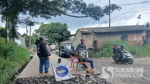 Pengecoran jalan Citengkor di Desa Cisaat, Kabupaten Sukabumi | Foto : SukabumiUpdate