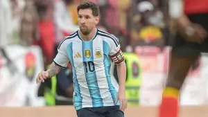 Lionel Messi memimpin Timnas Argentina saat menghadapi Angola dipertandingan uji coba. (Sumber: Instagram/@leomessi)