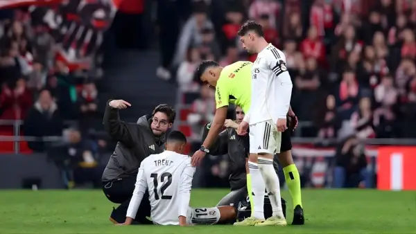 Trent Alexander Arnold  mengalami cedera paha kaki kiri saat laga menghadapi Atletico Bilbao pada Kamis dini hari WIB. (Sumber: web/espn.com)