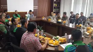 Audiensi pengedi online dengan Pemerintah Kabupaten Sukabumi terkait BPJS Ketenagakerjaan | Foto : Dok. Pemkab