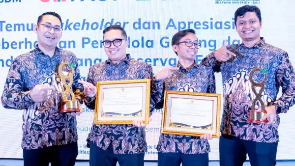 PLN IP UBP JPR raih penghargaan Kategori Manajemen Energi di Bangunan Gedung serta Kategori Inovasi Khusus, Apresiasi Efisiensi Energi Nasional (PEEN) Tahun 2025 (Sumber: PLN IP UBP JPR)