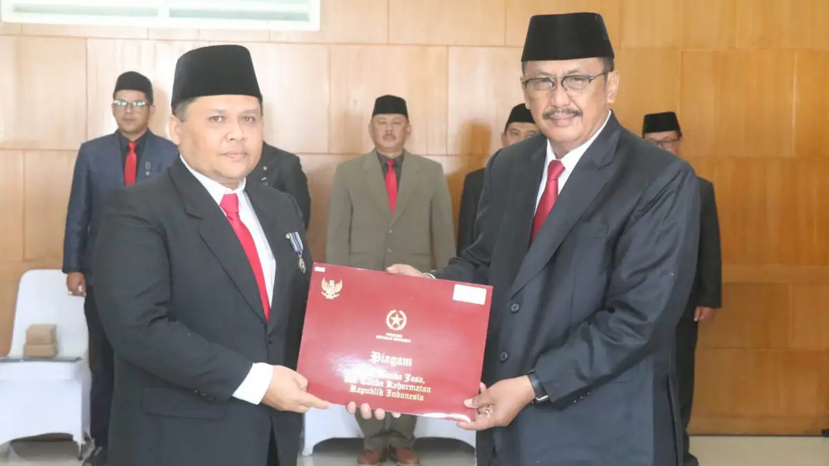 100 PNS Terima Satyalancana Karya Satya, Bupati Sukabumi Titip Pesan Hilangkan Kerumitan Birokrasi