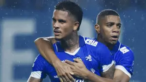 Selebrasi Ramon Tanque setelah mencetak gol perdana bagi Persib Bandung di Super League menghadapi Borneo FC (Sumber: Instagram/@persib)