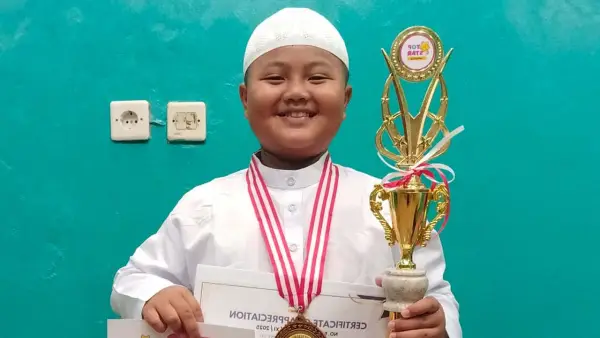 Siswa berprestasi asal Sagaranten Sukabumi Juara 1 Lomba Baca Puisi tingkat Nasional. (Sumber: Istimewa)