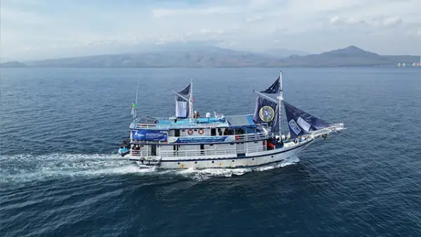 RS Kapal Terapung IKA Unair: Meluncur ke Aceh, Bawa Harapan dan Layanan Kesehatan.