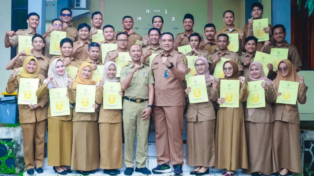 Bapenda Sukabumi Serahkan SK PPPK Paruh Waktu, Tekankan Penguatan Pelayanan Publik