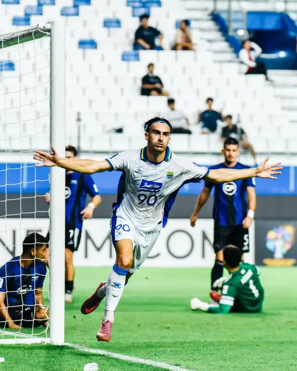 Selebrasi Andrew Jung setelah mencetak gol ke gawang Bangkok United di ajang ACL Two (Sumber: Instagram/@andrewcadabra)