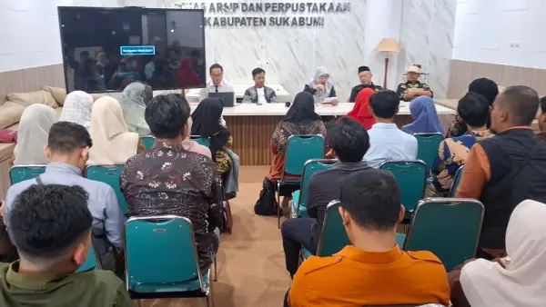 Suasana pelatihan penguatan literasi bagi 30 pengelola Perpustakaan Desa dan Taman Bacaan Masyarakat (TBM) yang digelar Diarpus Kabupaten Sukabumi. (Sumber Foto: Istimewa)