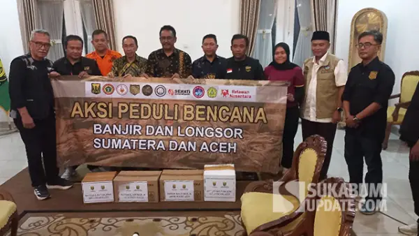 Bupati dan Wakil Bupati Sukabumi bersama Relawan Jampe. (Sumber : SU/Ragil Gilang).