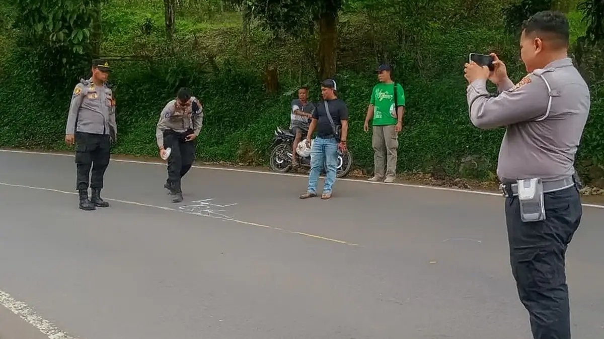 Tabrakan Motor dan Mobil Boks, Kronologi Pelajar 14 Tahun MD di Jalan Raya Simpenan