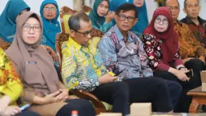 Sejumlah kepala dinas di lingkungan Pemkab Sukabumi dalam penyambutan tim rescheking Desa Gelari Pelangi (Sumber: dokpim Kabupaten Sukabumi)