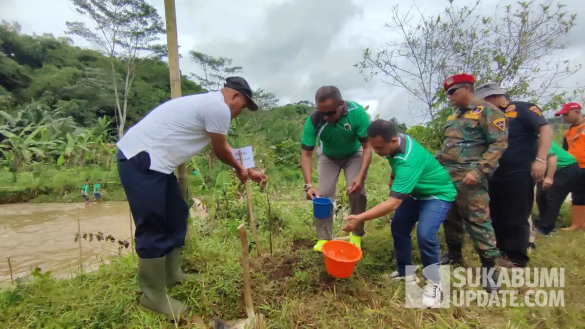 Pemkab Sukabumi Dukung Penanaman Pohon di Bantaran Sungai Cipamatutan Parungkuda