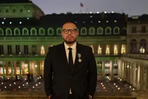 Joko Anwar dan 8 Tokoh Film Dunia yang Terima Gelar Kehormatan dari Pemerintah Prancis (Sumber : Instagram/@jokoanwar)