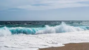 Ilustrasi pantai - BMKG Ingatkan Potensi Banjir Rob di Pesisir Sukabumi 20 Desember–31 Desember 2025. (Sumber : Pixabay.com/@ELG21)