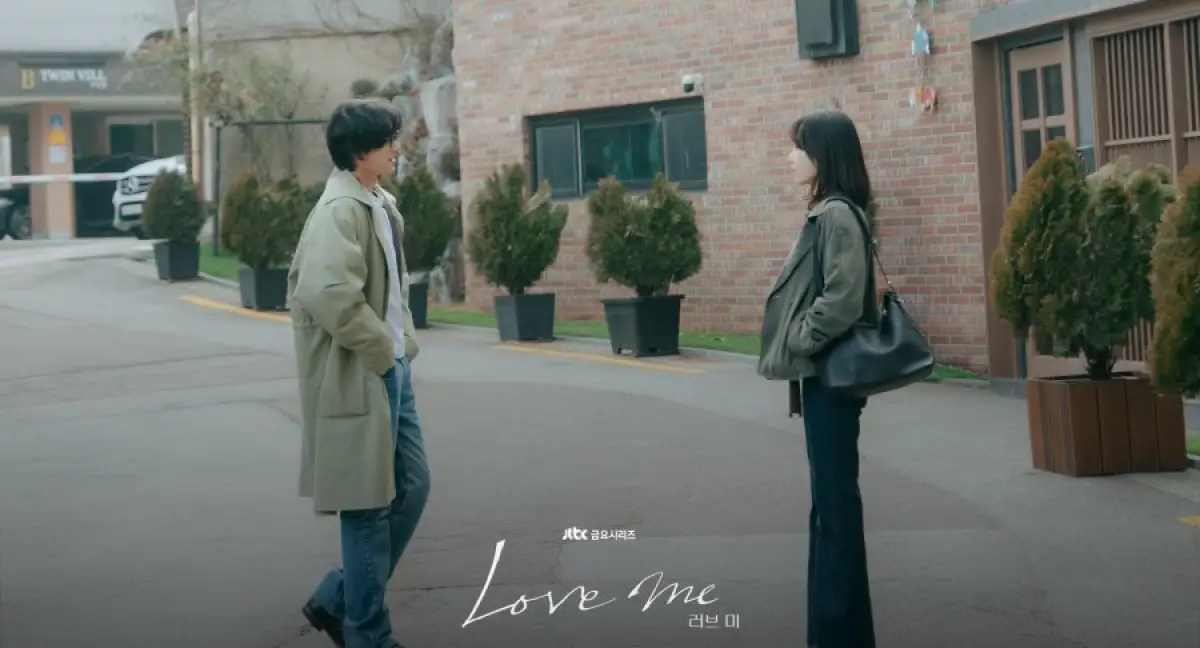 Sinopsis Love Me, Drakor Romantis Terbaru tentang Kesepian di Balik Hidup Sempurna