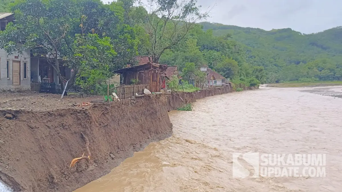 Satu Kampung Terisolir Akibat Amukan Sungai Cidadap Sukabumi, Warga Tertahan Dalam Keterbatasan