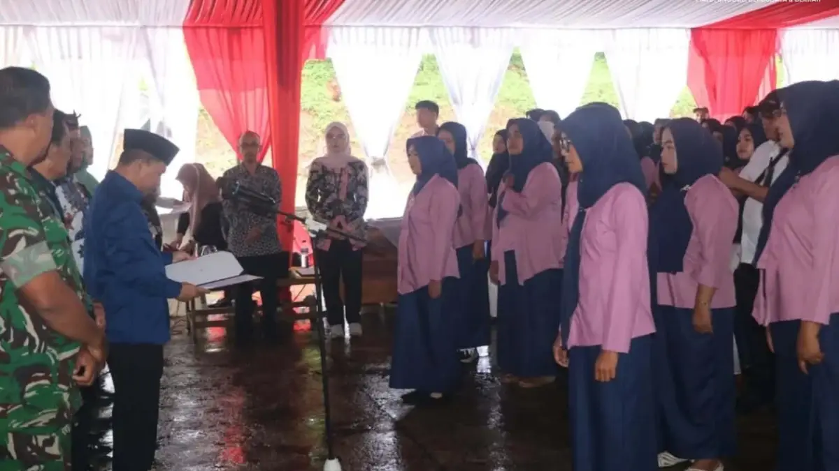 Pemkab Sukabumi Wisuda 220 Peserta Program Permata Suci-Perahu Kertas 2025