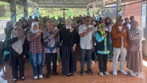 DP3A Kabupaten Sukabumi menggelar sosialisasi Desa Ramah Perempuan dan Peduli Anak (DRPPA) di Bale Sawala, Desa Gunungguruh, Kecamatan Gunungguruh, Jumat (28/11/2025). (Sumber Foto: Istimewa)